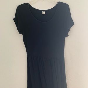 Old navy black shift dress- small